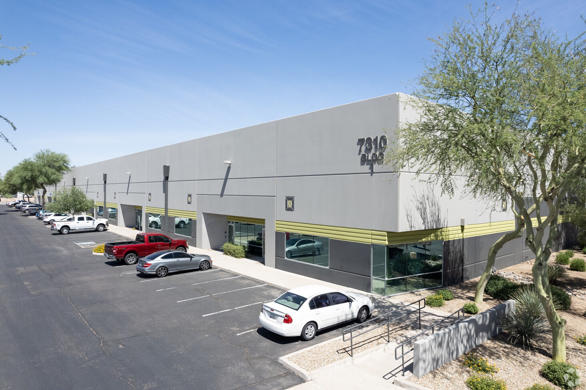 7310 W Roosevelt St, Phoenix, AZ à louer Photo de l’immeuble– Image 1 sur 12
