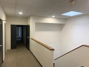 Local d’activités dans Osny à louer Photo intérieure– Image 1 sur 1