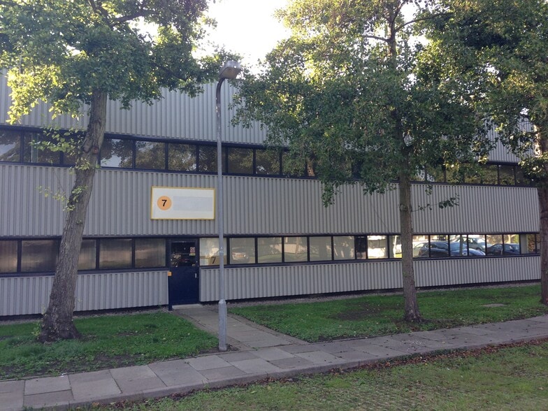 1-8 Dawson Rd, Milton Keynes à louer - Photo principale – Image 1 sur 6