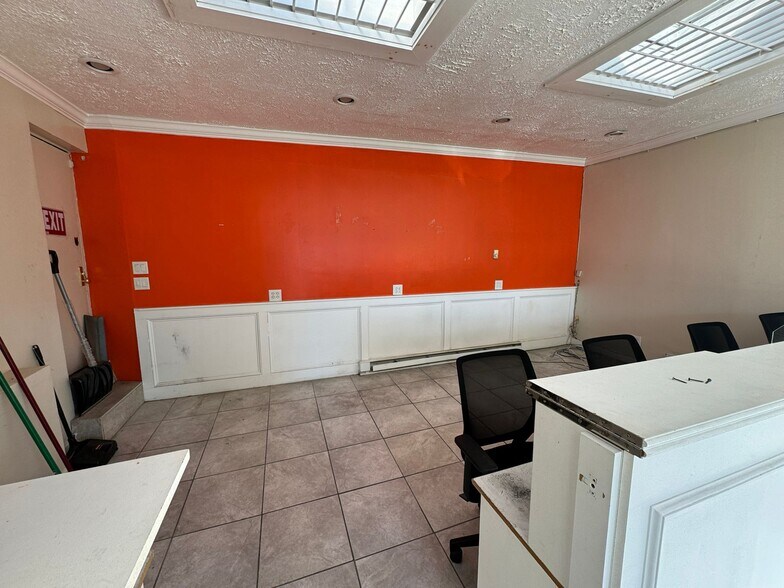 2043 Atlantic Ave, Brooklyn, NY à louer - Photo de l’immeuble – Image 3 sur 5