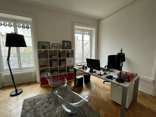 Plus de détails pour Bureau à vendre