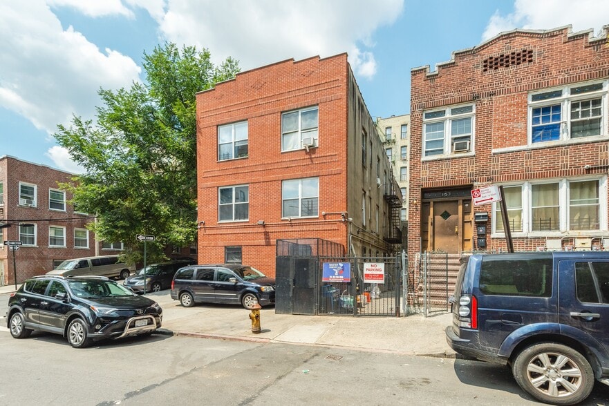 245 McClellan St, Bronx, NY à vendre - Photo de l’immeuble – Image 3 sur 20