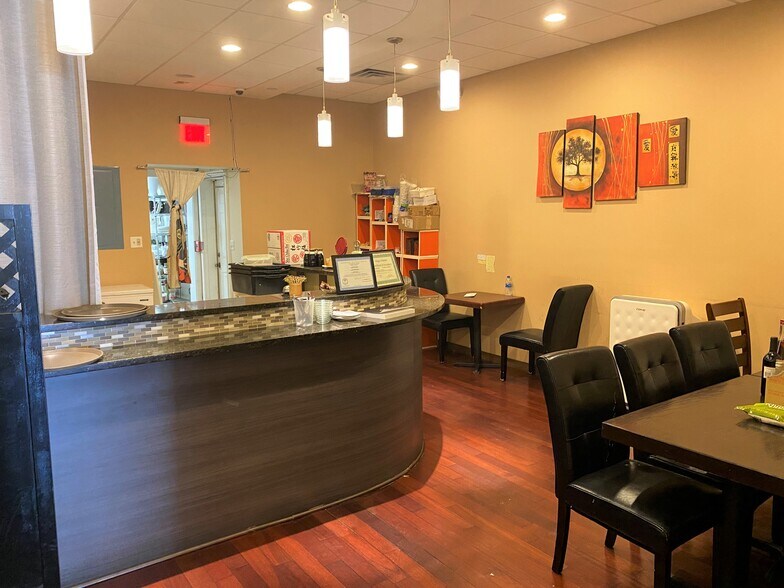 4907 Oakton St, Skokie, IL à vendre - Photo intérieure – Image 3 sur 7