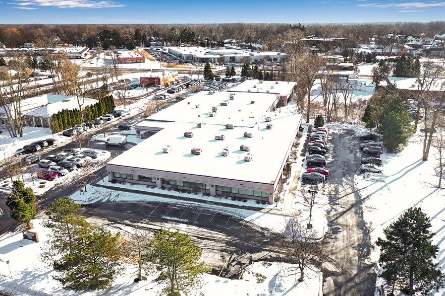 95 John Muir Dr, Amherst, NY à louer - Photo de l’immeuble – Image 2 sur 11