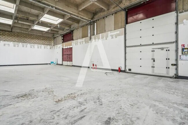 Plus de détails pour Industriel/Logistique à louer