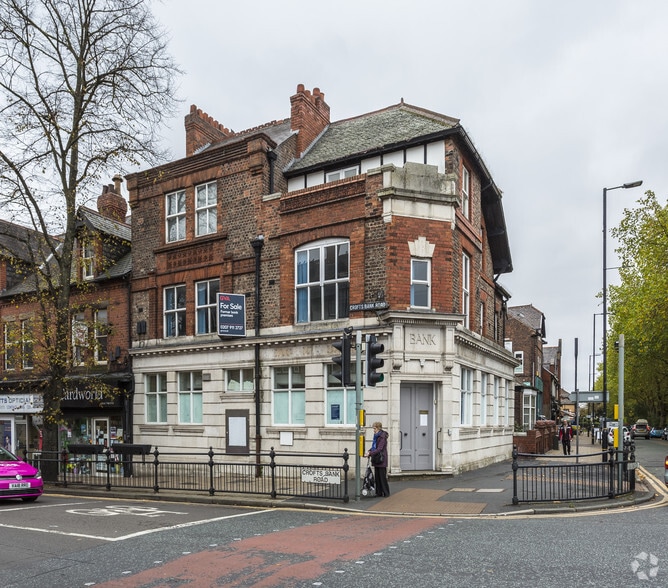 2 Crofts Bank Rd, Manchester à louer - Photo principale – Image 1 sur 5