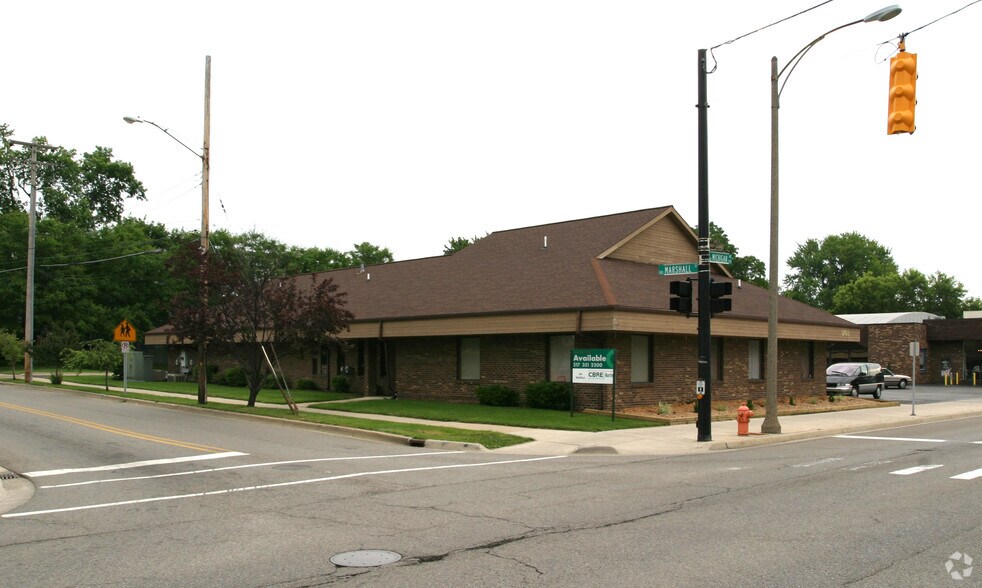 1703 E Michigan Ave, Lansing, MI à vendre - Photo de l’immeuble – Image 2 sur 2