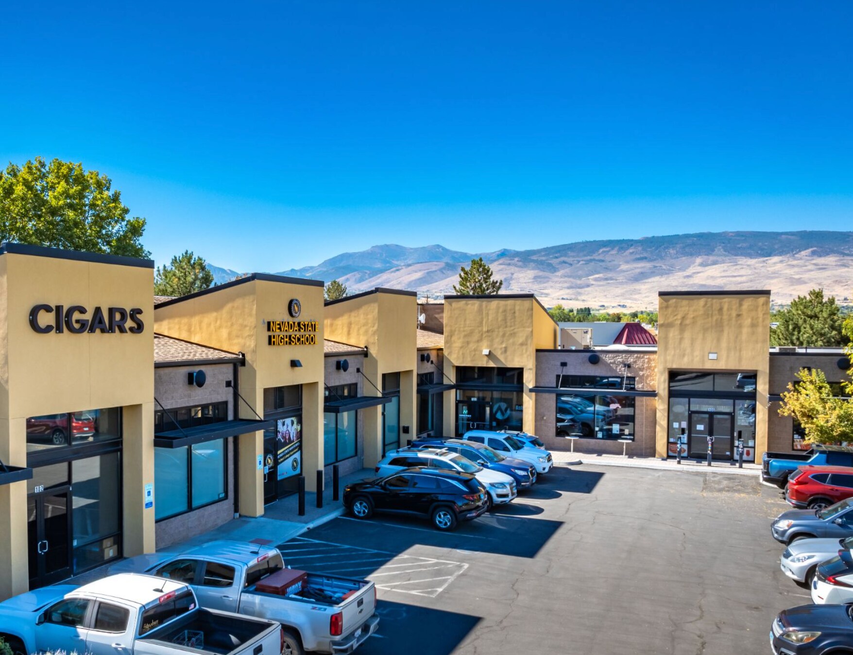 7530 Longley Ln, Reno, NV à louer Photo de l’immeuble– Image 1 sur 4