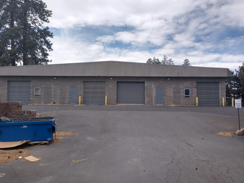 61527 American Loop, Bend, OR à louer - Photo de l’immeuble – Image 1 sur 1