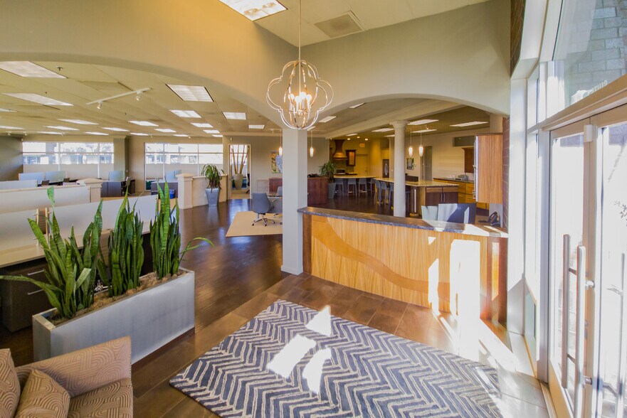 2425 Fair Oaks Blvd, Sacramento, CA à louer - Photo de l’immeuble – Image 3 sur 15