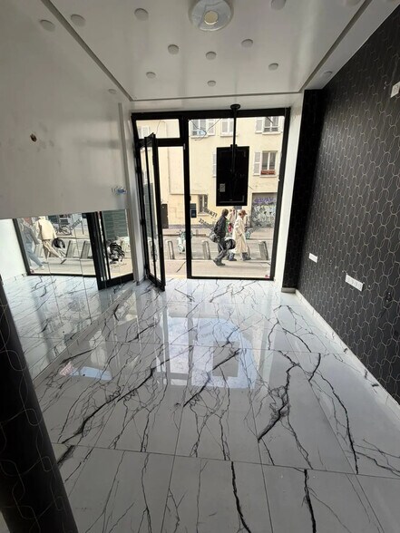 Local commercial dans Paris à louer - Photo de l’immeuble – Image 2 sur 2