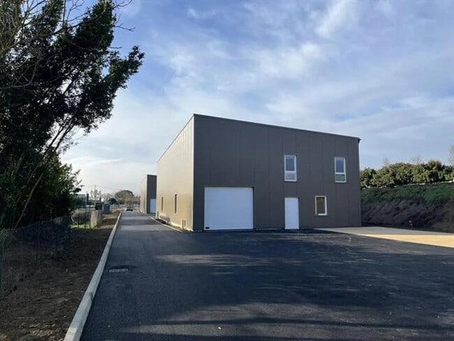 Plus de détails pour 475 Chemin Des Agriès, Labarthe-sur-Lèze - Local d'activités à louer
