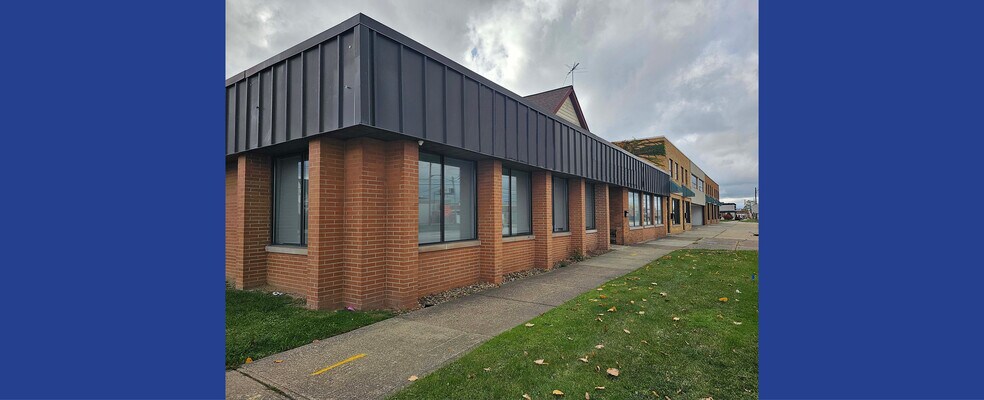 4503 Brookpark Rd, Parma, OH à louer - Photo de l’immeuble – Image 3 sur 6