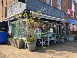 Plus de détails pour 106 Walton Rd, East Molesey - Local commercial à louer
