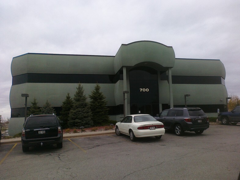 700 N 3rd St, La Crosse, WI à louer - Photo principale – Image 2 sur 17