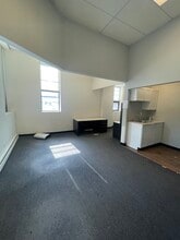 236 Newark Ave, Jersey City, NJ à louer Photo de l’immeuble– Image 2 sur 4