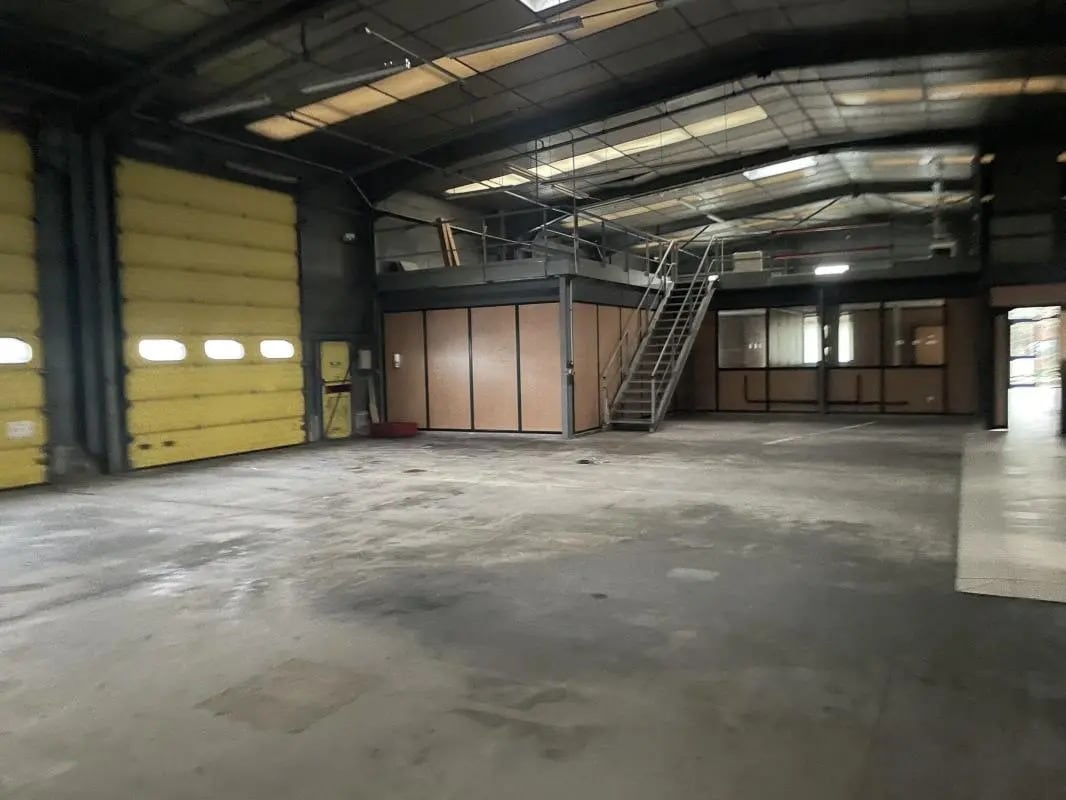 Local d’activités dans Saint-Laurent-Blangy à louer Photo de l’immeuble– Image 1 sur 6