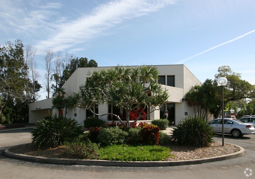 699 Manatee Ave, Holmes Beach, FL à vendre - Photo de l’immeuble – Image 2 sur 6