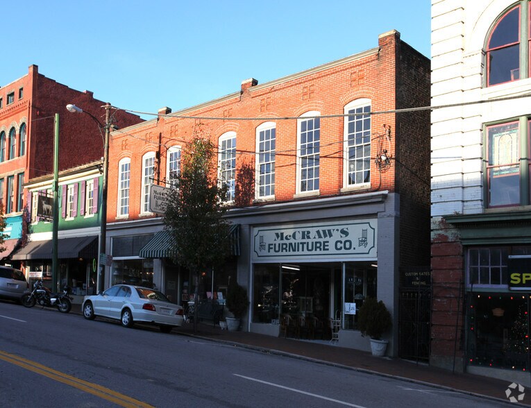 1208 Main St, Lynchburg, VA à louer - Photo de l’immeuble – Image 2 sur 3