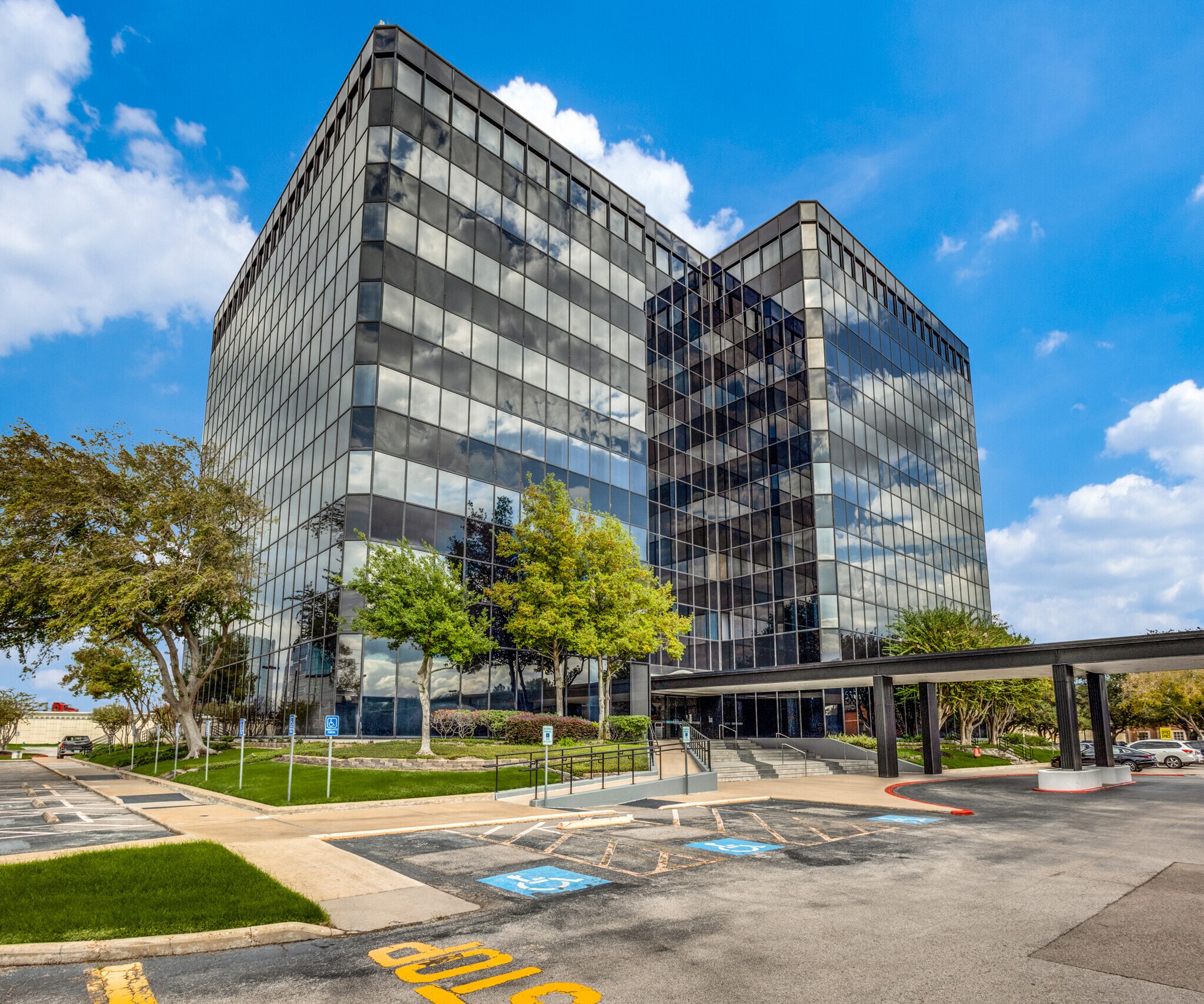 13201 Northwest Fwy, Houston, TX à louer Photo principale– Image 1 sur 7
