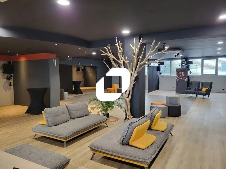 Local commercial dans Mérignac à louer - Hall d’entrée – Image 2 sur 9