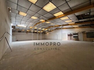 Plus de détails pour Local d'activités à louer