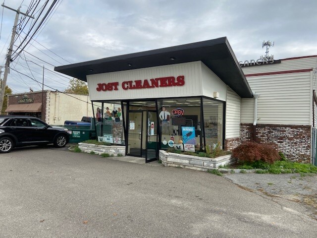 230 N Main St, Sayville, NY à vendre Photo principale– Image 1 sur 23