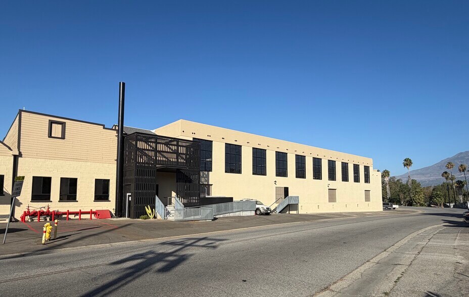 341 A St, Fillmore, CA à louer - Photo de l’immeuble – Image 3 sur 6