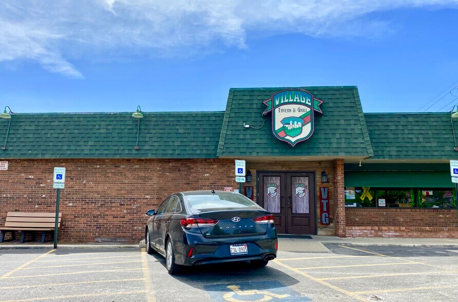 901-955 W Wise Rd, Schaumburg, IL à louer - Photo de l’immeuble – Image 3 sur 8