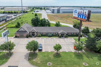 9400 S I-35 Service Rd, Moore, OK - VUE AÉRIENNE  vue de carte - Image1