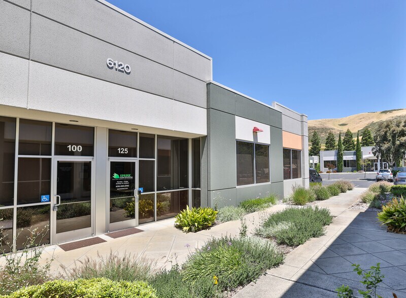 6120 Hellyer Ave, San Jose, CA à louer - Photo de l’immeuble – Image 2 sur 8