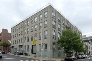 Plus de détails pour 18-24 Bridge St, Brooklyn, NY - Local commercial à louer
