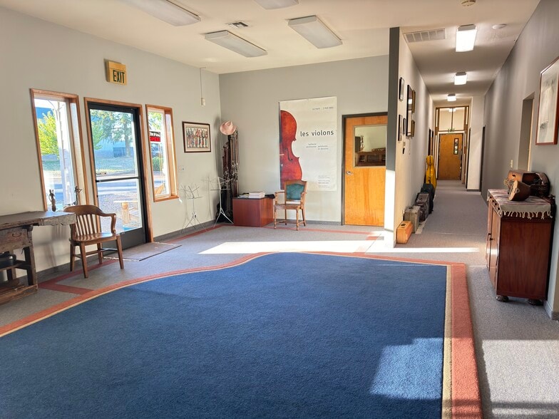 110 S Elliott Rd, Newberg, OR à louer - Photo intérieure – Image 2 sur 8