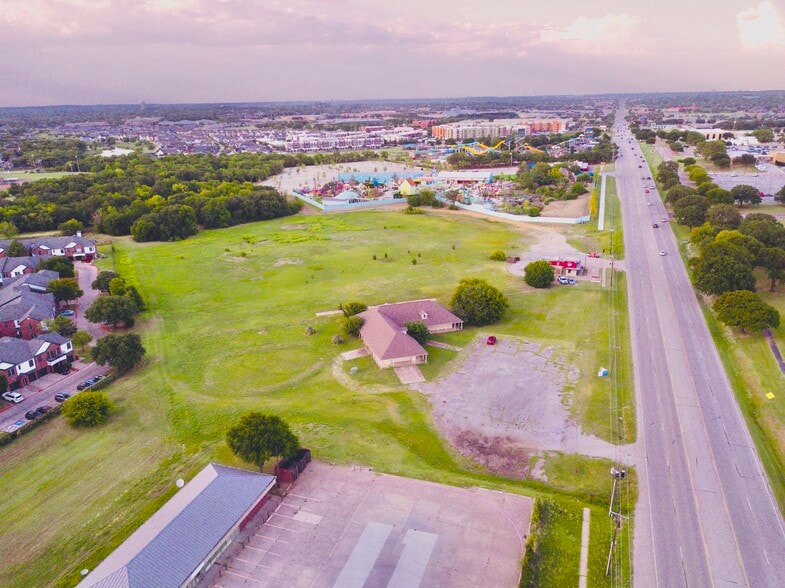 8613 TX-26, North Richland Hills, TX à vendre - Photo de l’immeuble – Image 3 sur 6