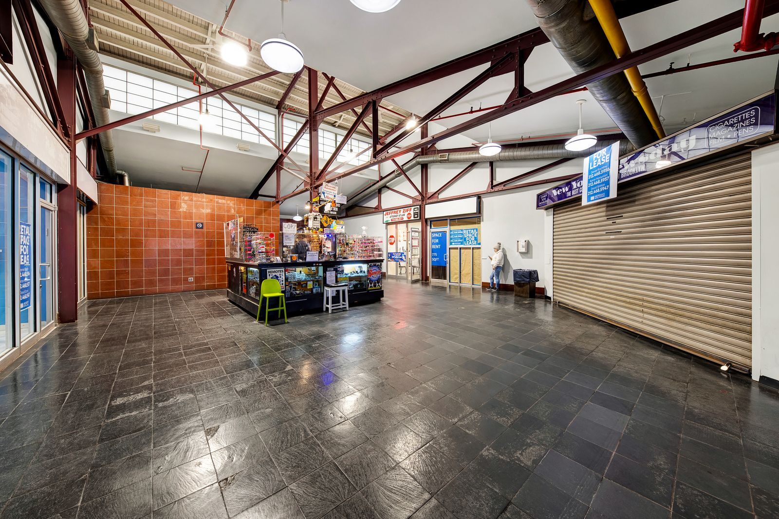 2875 W Eighth St, Brooklyn, NY à louer Photo intérieure– Image 1 sur 2