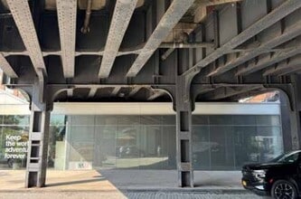 60 Tenth Ave, New York, NY à vendre Photo de l’immeuble– Image 1 sur 1