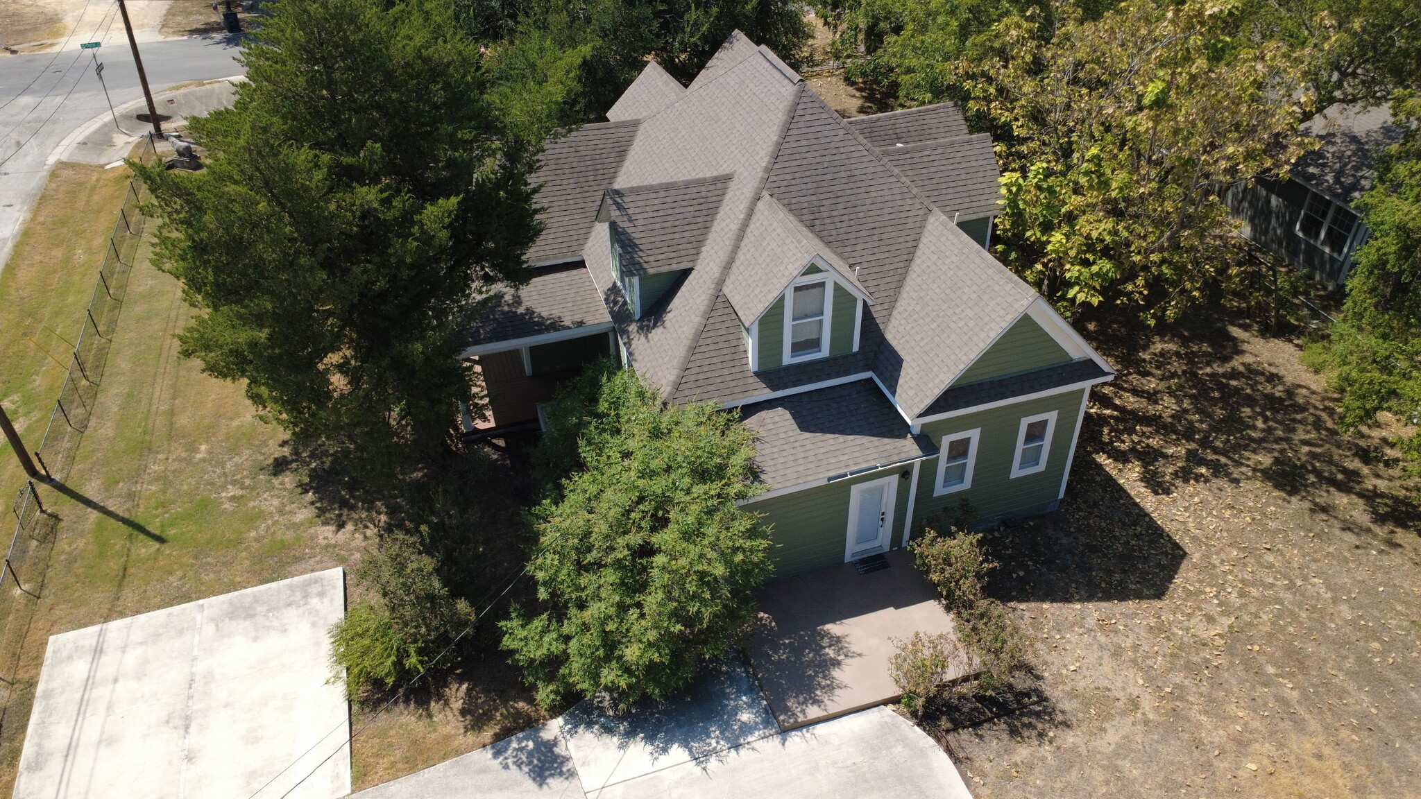 206 Taylor St, Hutto, TX à louer Photo intérieure– Image 1 sur 1