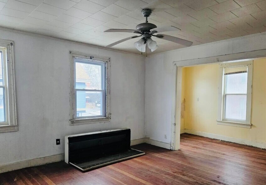 20 Elm St, Hoosick Falls, NY à vendre - Photo de l’immeuble – Image 3 sur 9