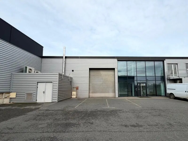 Local d’activités dans Saint-Laurent-d'Agny à louer Photo de l’immeuble– Image 1 sur 10
