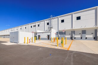 9876 Air Commerce Pky, Orlando, FL à louer Photo intérieure– Image 1 sur 5