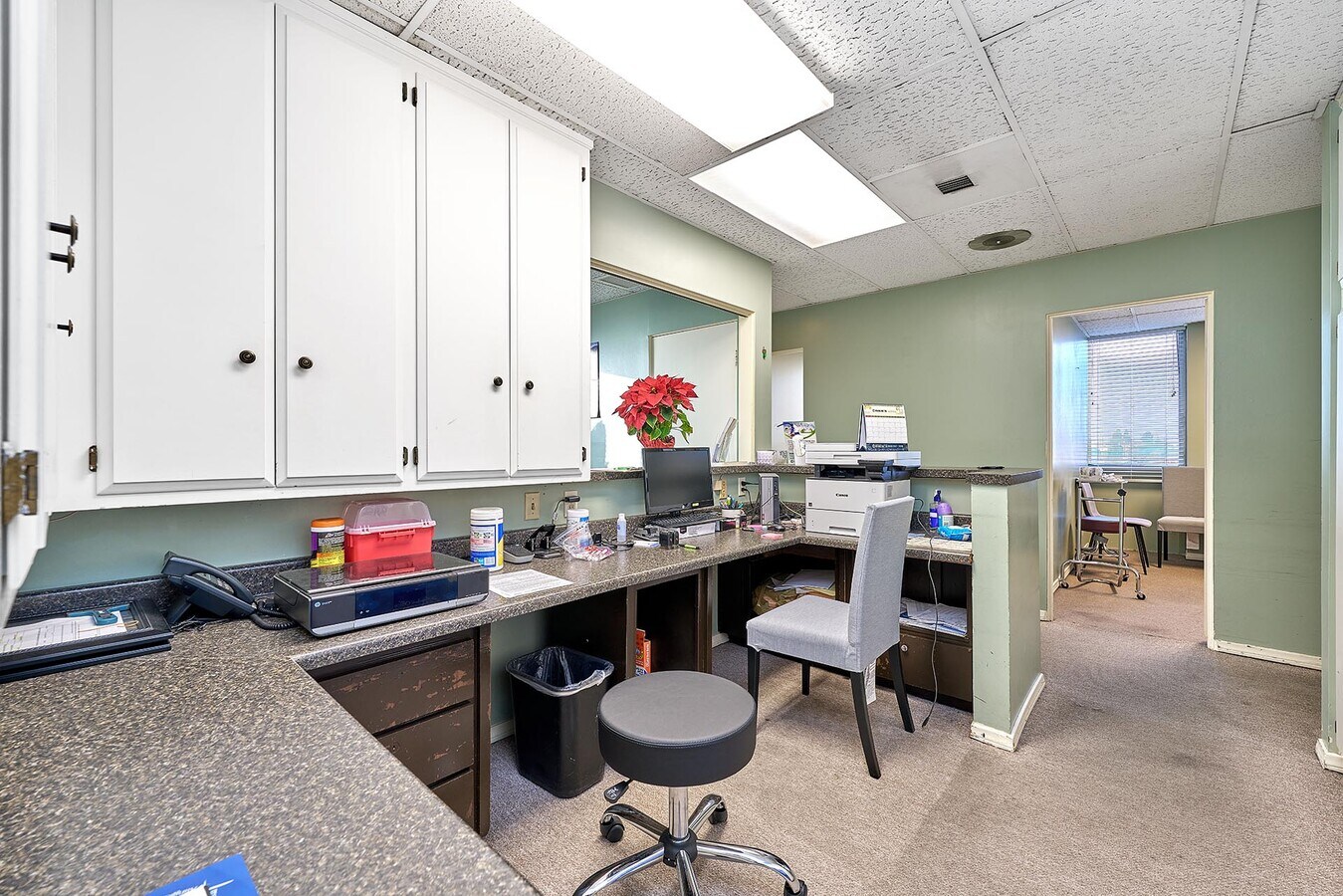 4305 Torrance Blvd, Torrance, CA 90503 - Lot 208 -  - Photo intérieure - Image 1 of 11