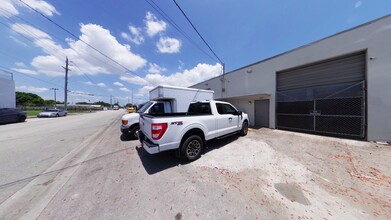 1035-1065 SE 9th Ct, Hialeah, FL à louer Photo intérieure– Image 1 sur 9