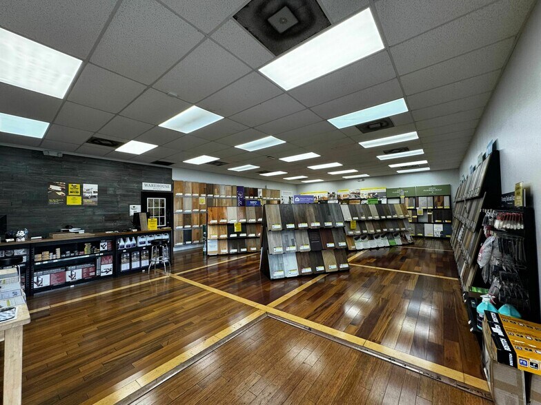 2214 N Washington Blvd, Sarasota, FL à louer - Photo de l’immeuble – Image 2 sur 22