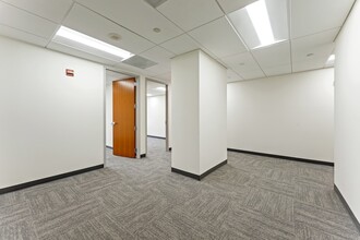 8229 Boone Blvd, Vienna, VA à louer Photo de l’immeuble– Image 1 sur 20