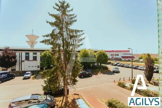 Plus de détails pour Local d'activités à louer