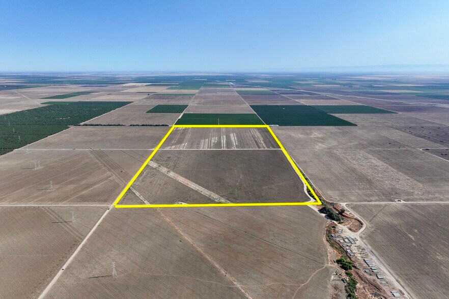 Cadillac Avenue, Coalinga, CA à vendre - Photo principale – Image 1 sur 12