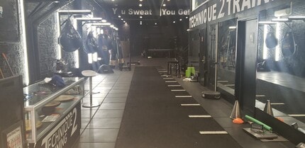 65 Scholes St, Brooklyn, NY à louer Photo intérieure– Image 2 sur 11