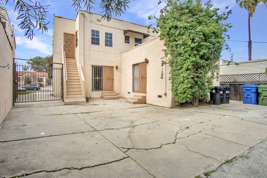 1360 S Mansfield Ave, Los Angeles, CA à vendre - Photo de l’immeuble – Image 3 sur 8