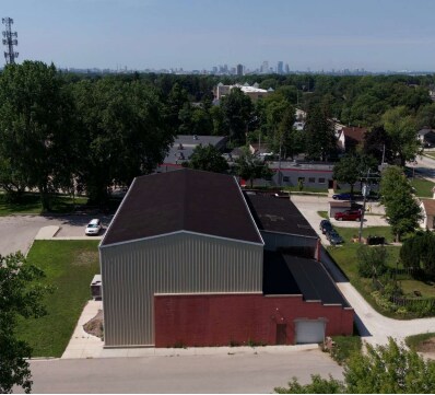 2525 E Crawford, Milwaukee, WI à vendre - Photo de l’immeuble – Image 3 sur 5