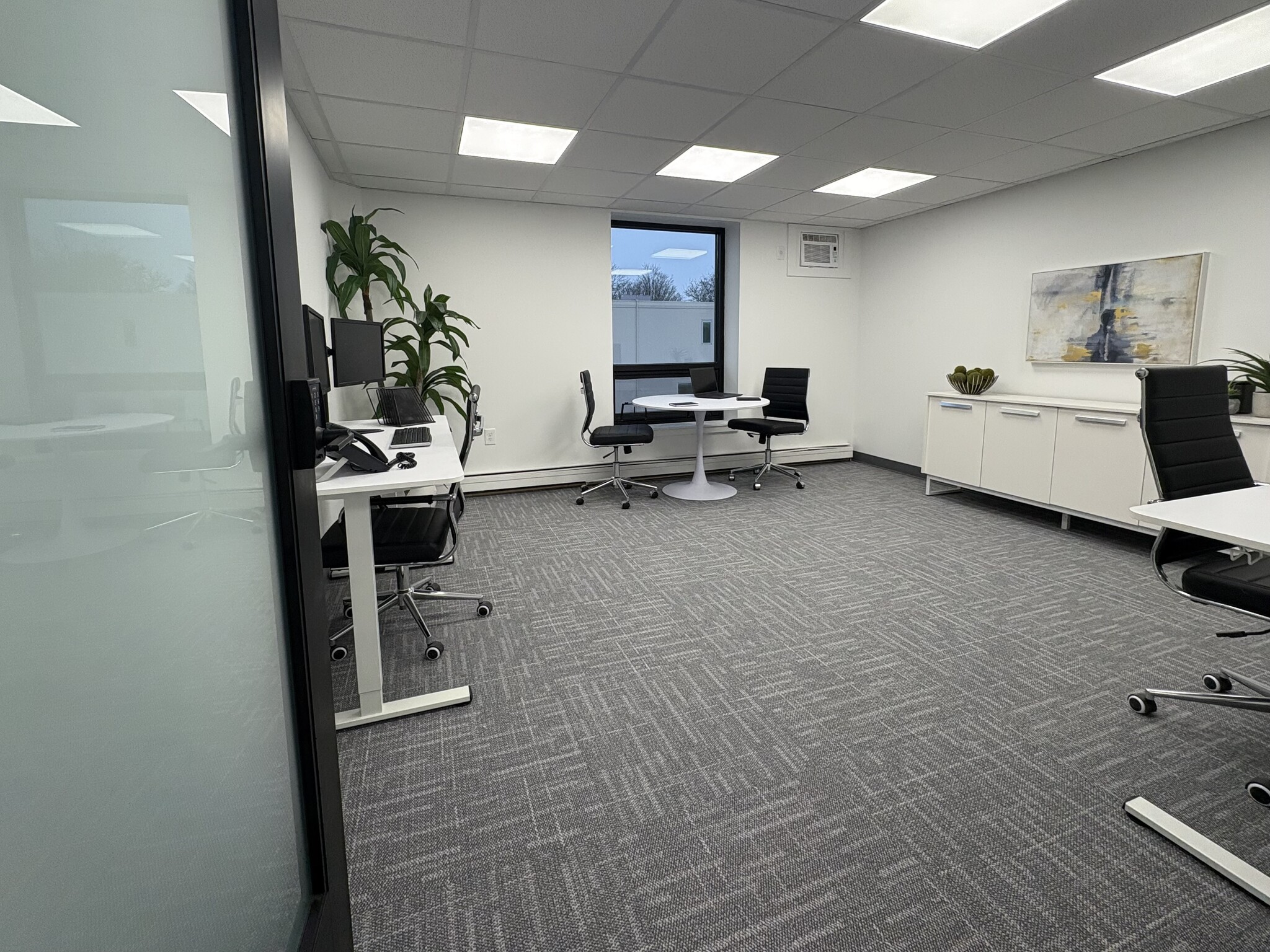 2215 Oak Industrial Dr NE, Grand Rapids, MI à louer Photo intérieure– Image 1 sur 9